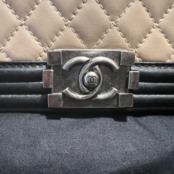 Chanel lambskin Large Boy Bag - Picture 16 of 16